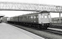 Class 118 DMU at Swindon