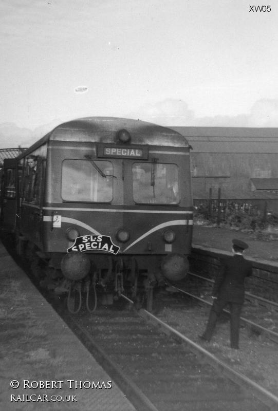 Class 120 DMU at Clydach-on-Tawe (Midland)