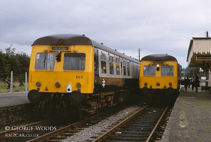 Class 120 DMU at Llanwrtyd
