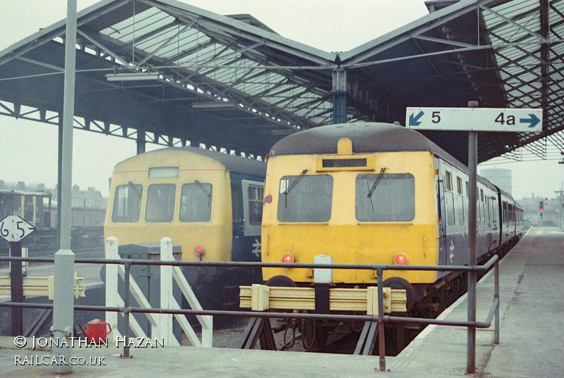 Class 120 DMU at Chester