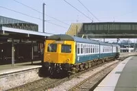Class 120 DMU at Bedford Midland