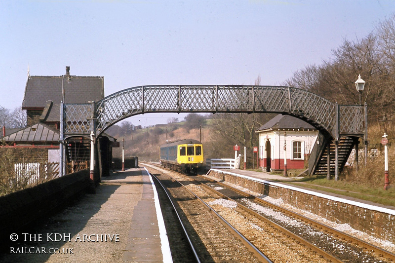 Class 100 DMU at Strines