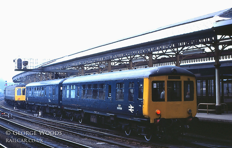 Class 100 DMU at York