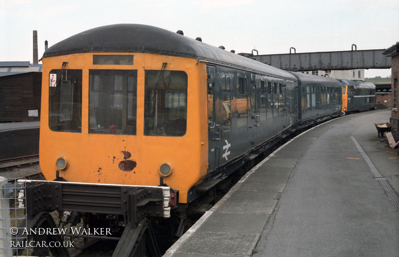 Class 100 DMU at Lincoln