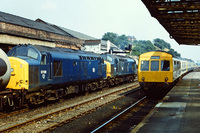 Class 101 DMU at Wakefield Kirkgate