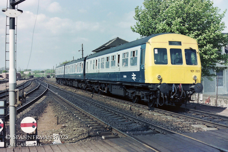 Class 101 DMU at Kilwinning