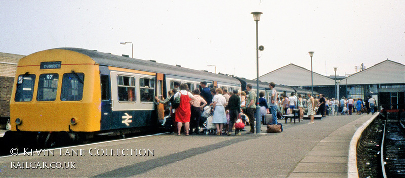 Class 101 DMU at Great Yarmouth