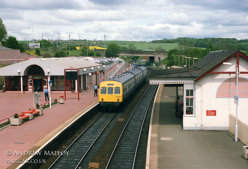 Class 101 DMU at Inverkeithing