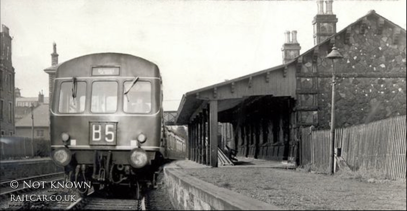 Class 101 DMU at Lochee