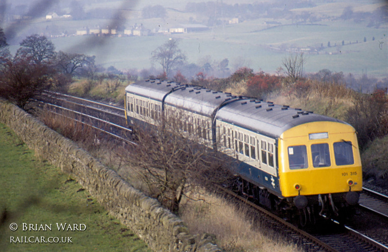 Class 101 DMU at between Castlecary and Dullatur