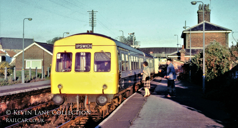 Class 101 DMU at Oulton Broad South