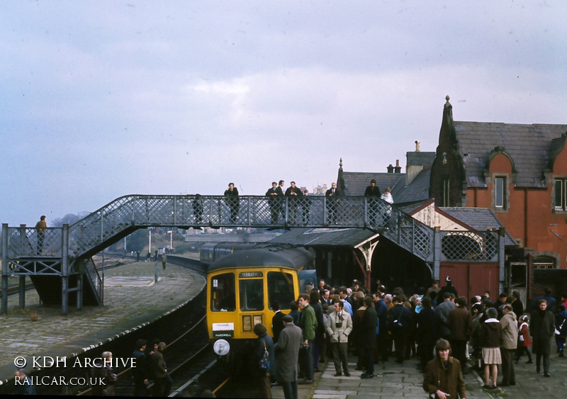 Class 103 DMU at Caernarvon