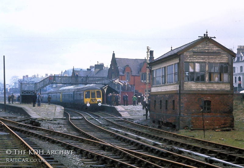 Class 103 DMU at Caernarvon