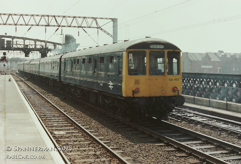 Class 104 DMU at Glasgow Central