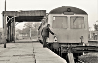 Class 105 DMU at Bedford St Johns