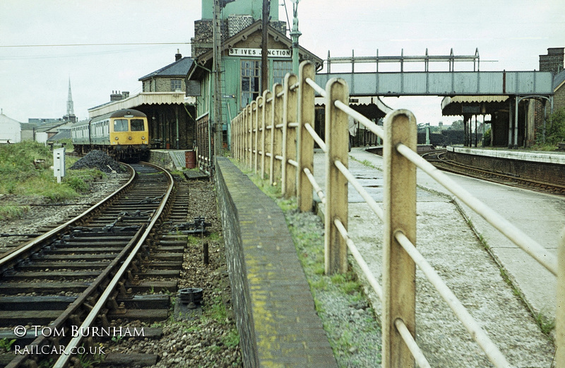 Class 105 DMU at St Ives