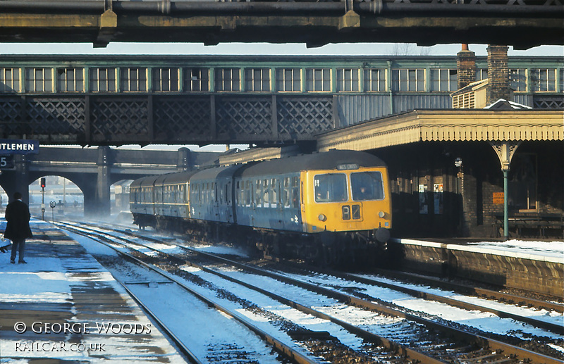 Class 105 DMU at Wood Green