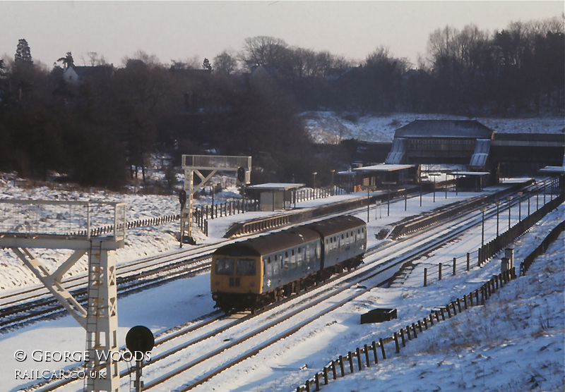 Class 105 DMU at Hadley Wood