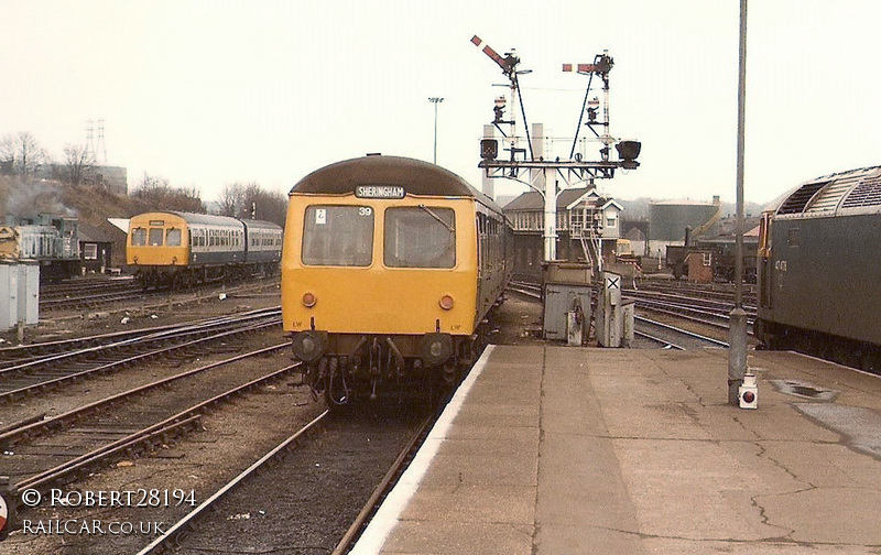 Class 105 DMU at Norwich