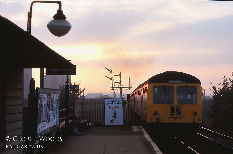 Class 105 DMU at South Tottenham