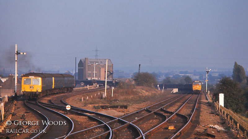 Class 105 DMU at South Tottenham