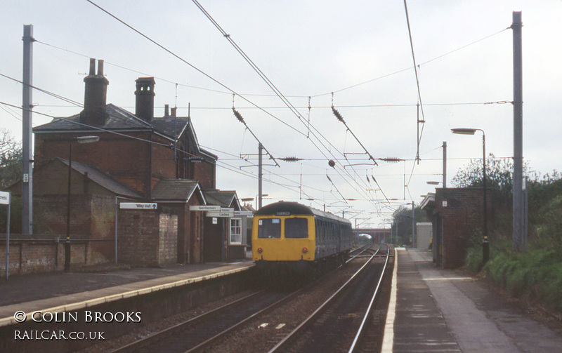 Class 105 DMU at Wrabness