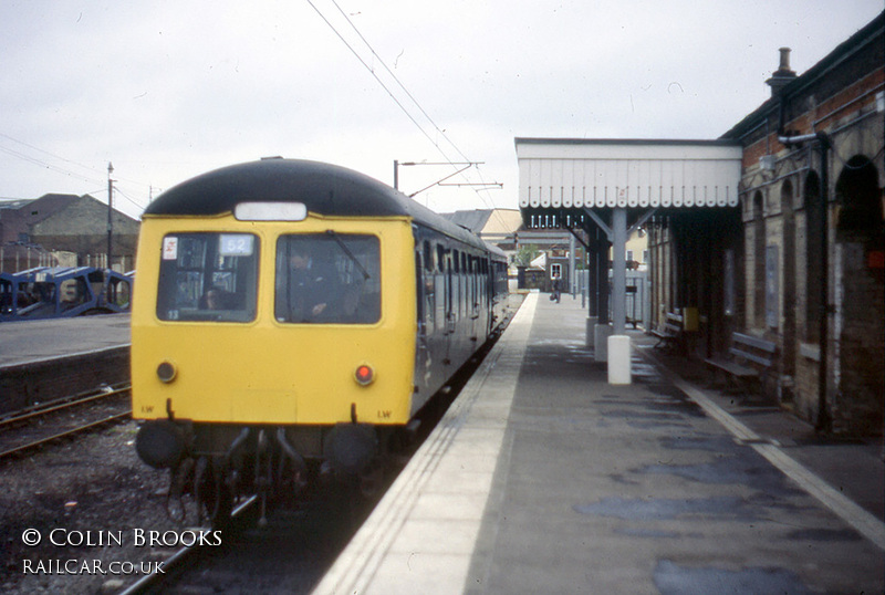 Class 105 DMU at Harwich Town