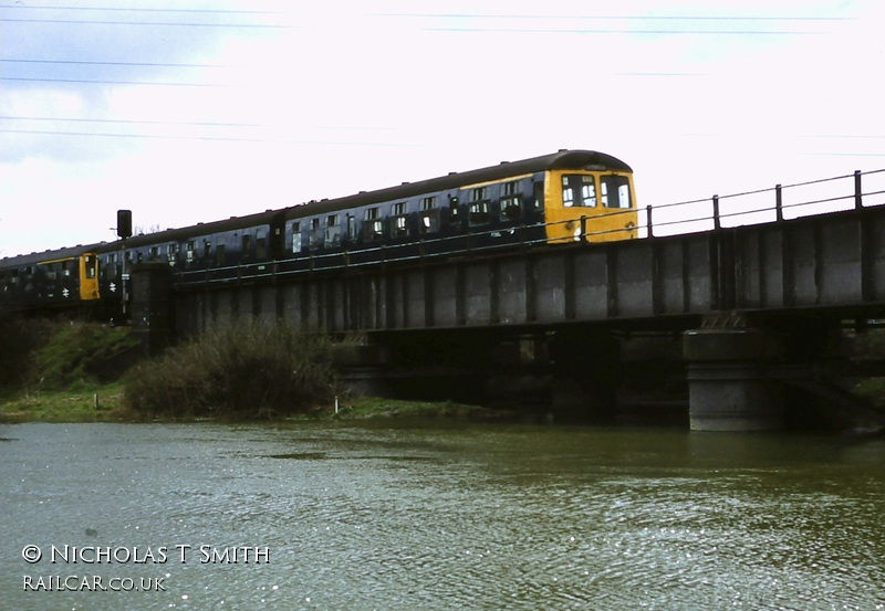 Class 105 DMU at Peterborough