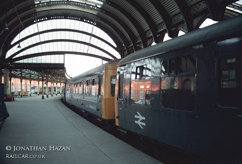 Class 105 DMU at York