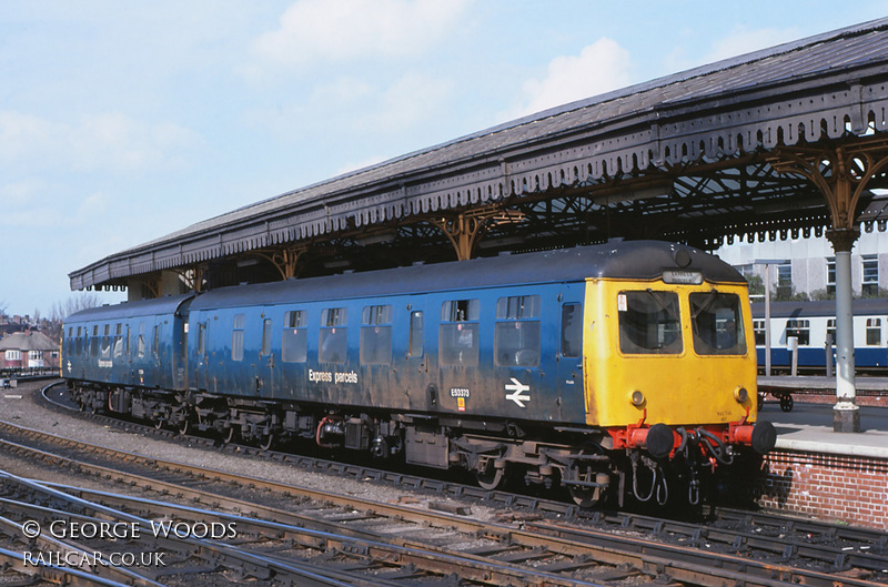 Class 105 DMU at York