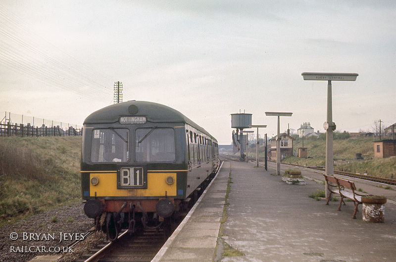 Class 105 DMU at Rugby Central