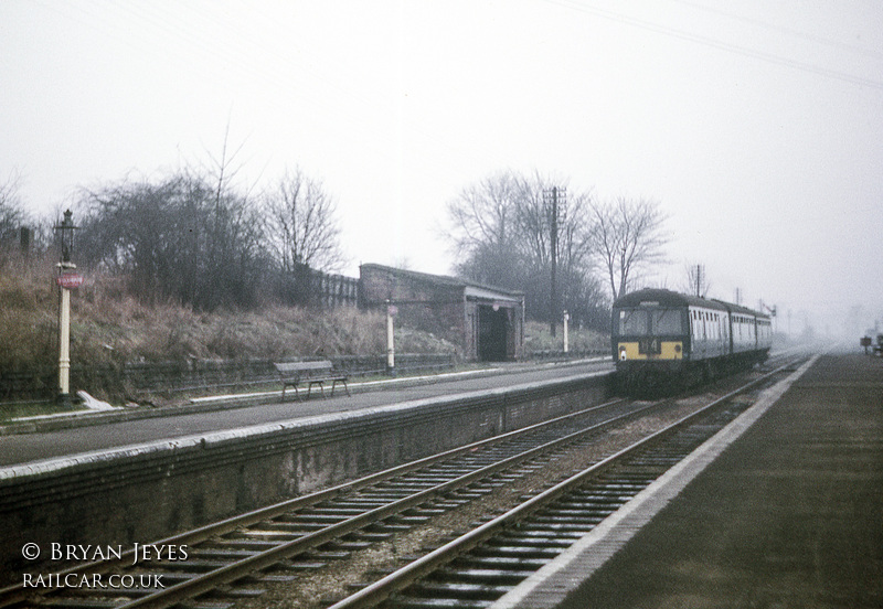 Class 105 DMU at Stockingford