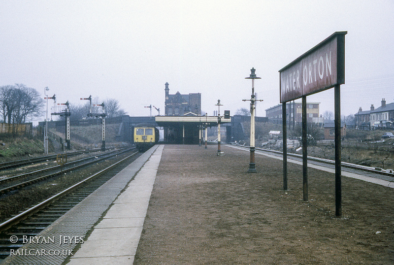 Class 105 DMU at Water Orton