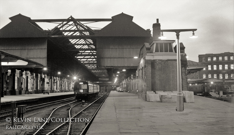 Class 105 DMU at Leicester Midland