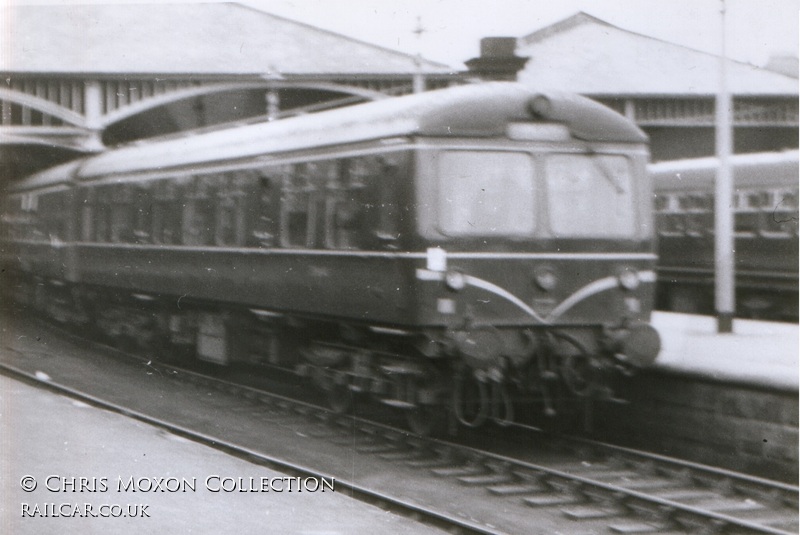 Class 105 DMU at Scarborough