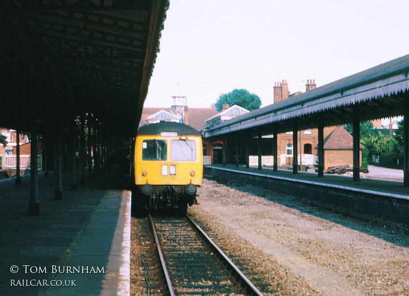 Class 105 DMU at Felixstowe Town