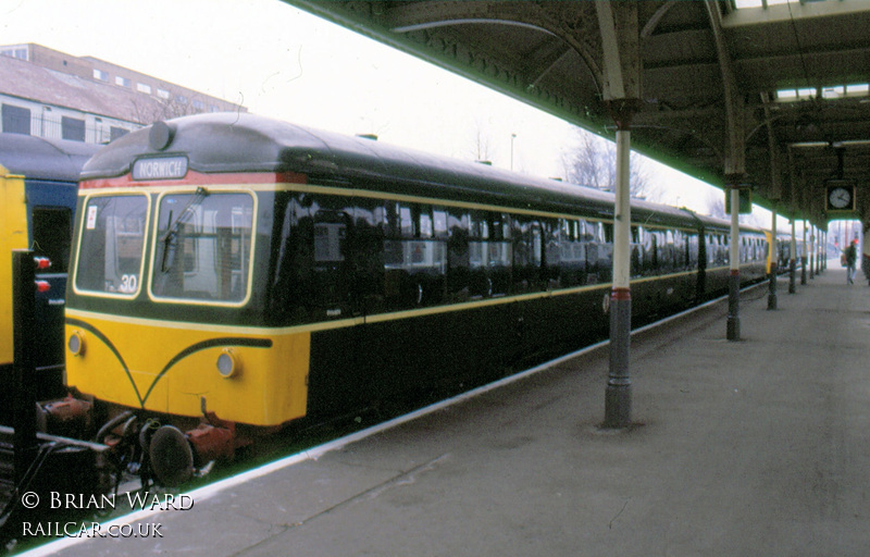 Class 105 DMU at Norwich