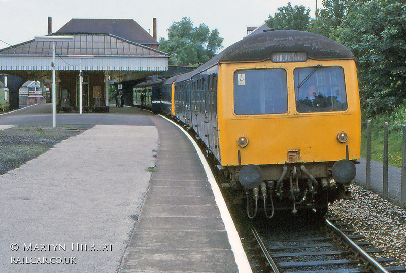 Class 105 DMU at Poulton-Le-Fylde