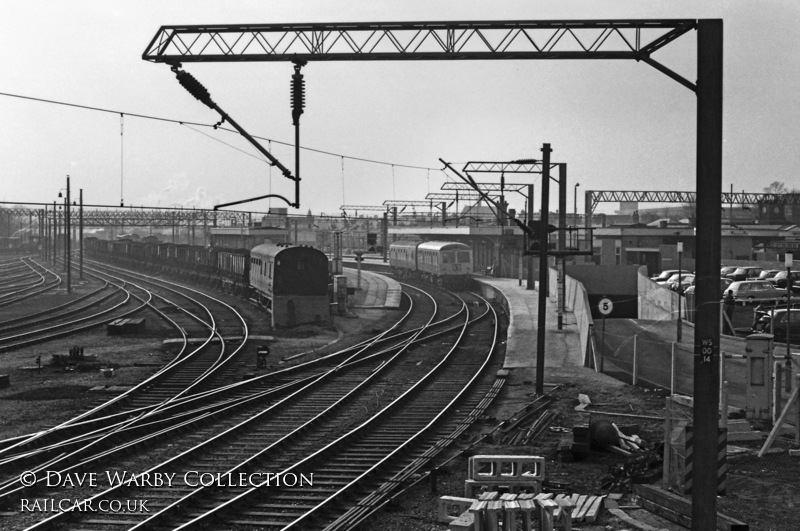 Class 105 DMU at Watford Junction