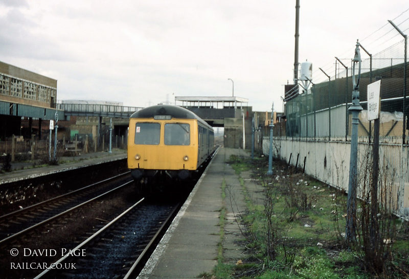 Class 105 DMU at Lea Bridge