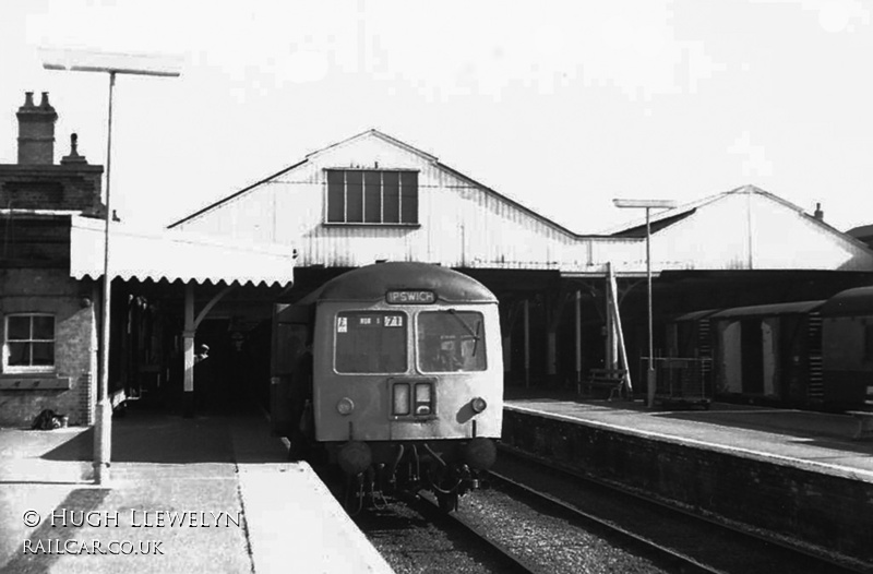 Class 105 DMU at Lowestoft