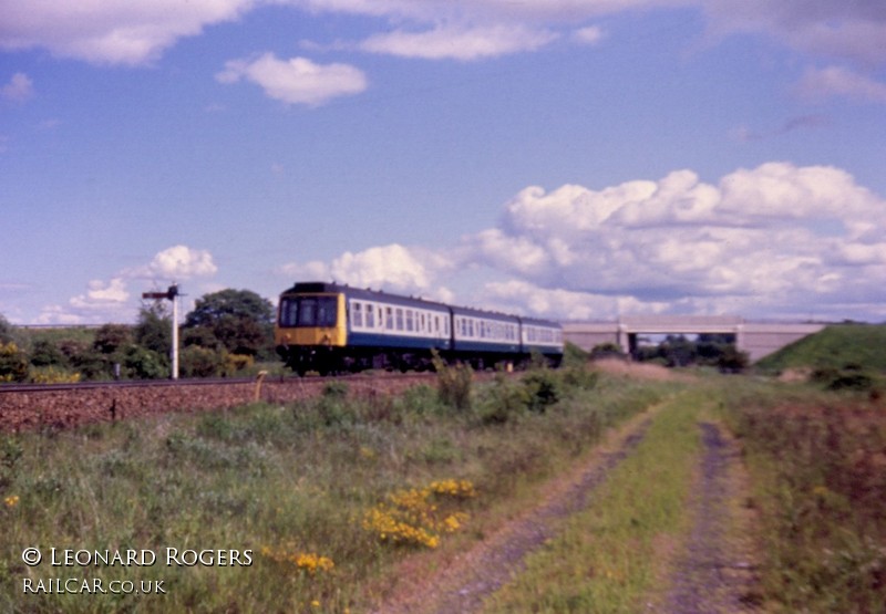 Class 107 DMU at Bannockburn