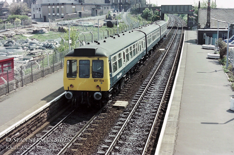 Class 107 DMU at Kilwinning