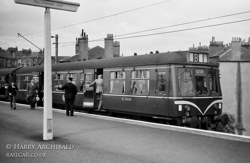 Class 107 DMU at Pollokshaws East