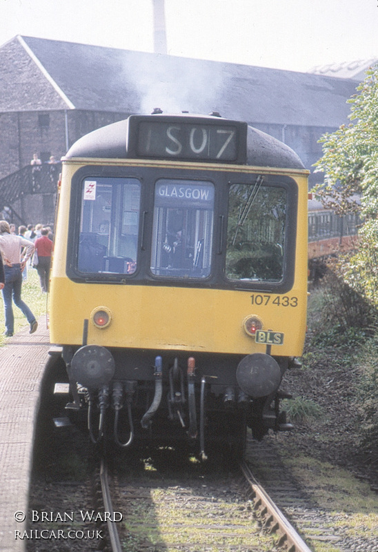 Class 107 DMU at Cameron Bridge