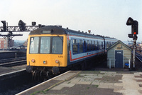 Class 108 DMU at Reading