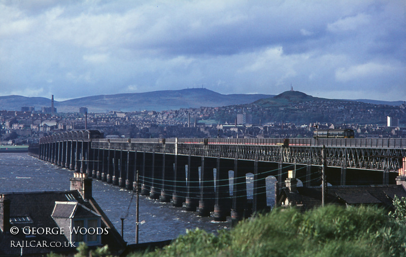 Class 108 DMU at Tay Bridge