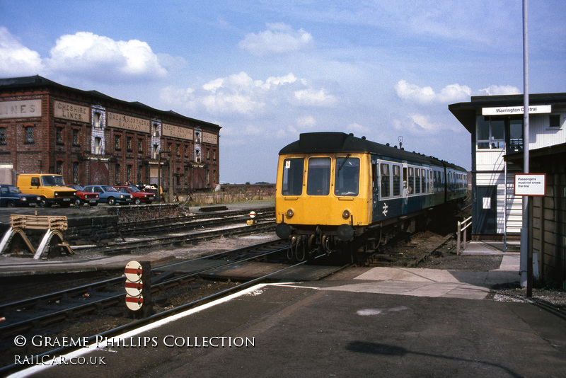 Class 108 DMU at Warrington Central