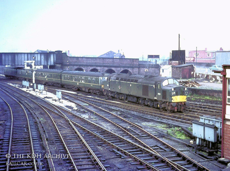 Class 108 DMU at Chester