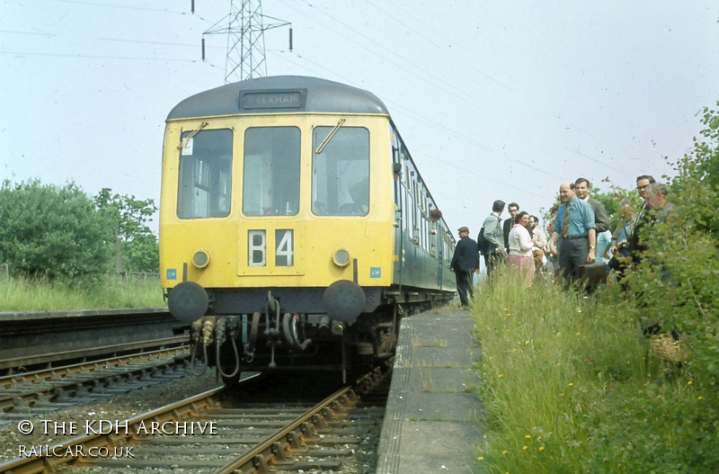 Class 108 DMU at Hope Exchange